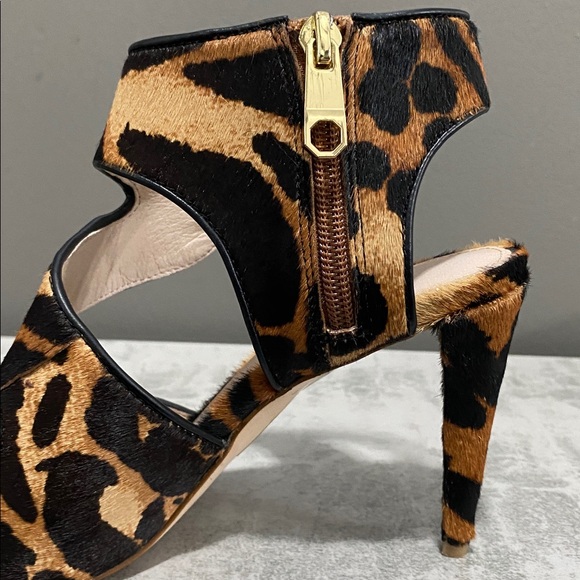 Louise et Cie Leather cow hair high heels with gold-tone accents. Size7.5 - Picture 9 of 15